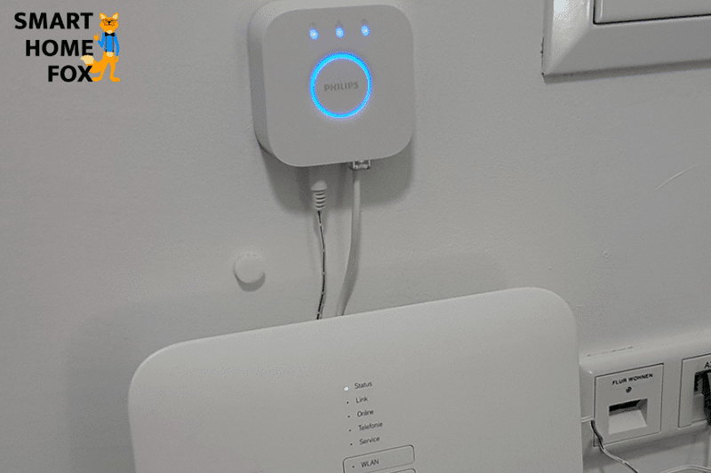 Man sieht die Philips Hue Zigbee Brdige.